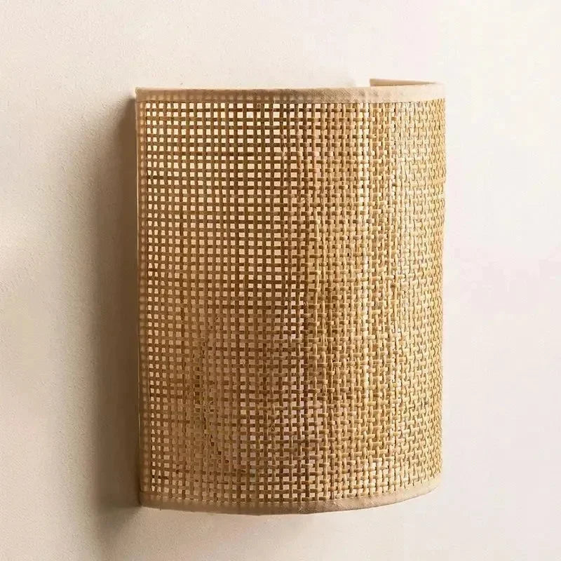 Rattan vegglampe — LED vegglykt stue/soverom