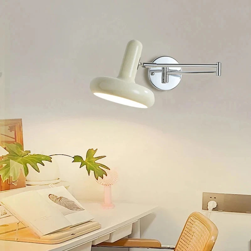Nordisk svingarm vegglampe — Uttrekkbar, soverom/lesing