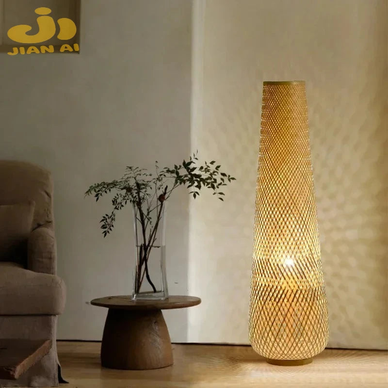 Japansk Wabi-Sabi gulvlampe — Håndvevd bambus, LED (stue/soverom/te-rom)