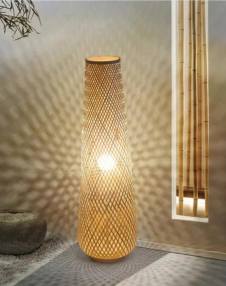 Japansk Wabi-Sabi gulvlampe — Håndvevd bambus, LED (stue/soverom/te-rom)