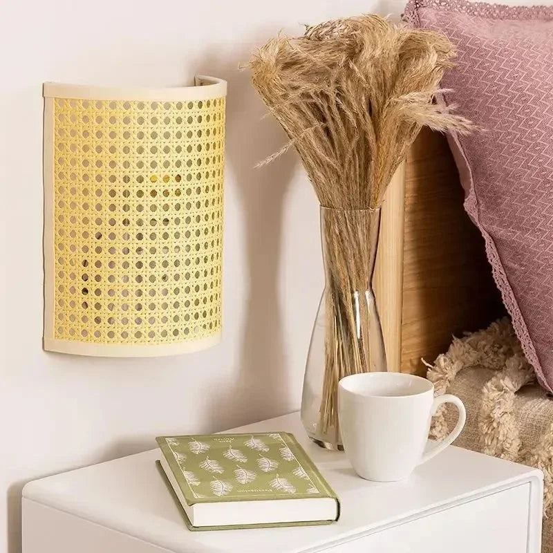 Rattan vegglampe — LED vegglykt stue/soverom