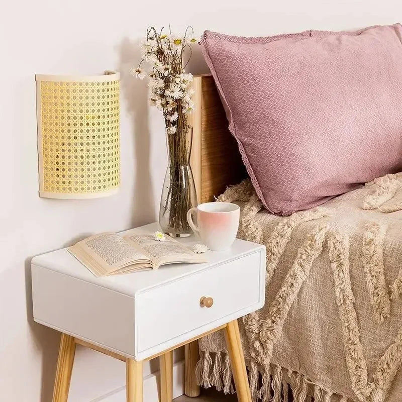 Rattan vegglampe — LED vegglykt stue/soverom