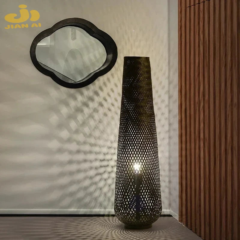 Japansk Wabi-Sabi gulvlampe — Håndvevd bambus, LED (stue/soverom/te-rom)