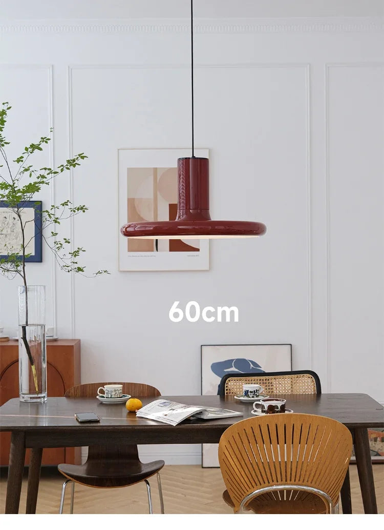 Norsk tittel: Nordisk sirkulær taklampe — Retro rød, stue/spisestue/soverom