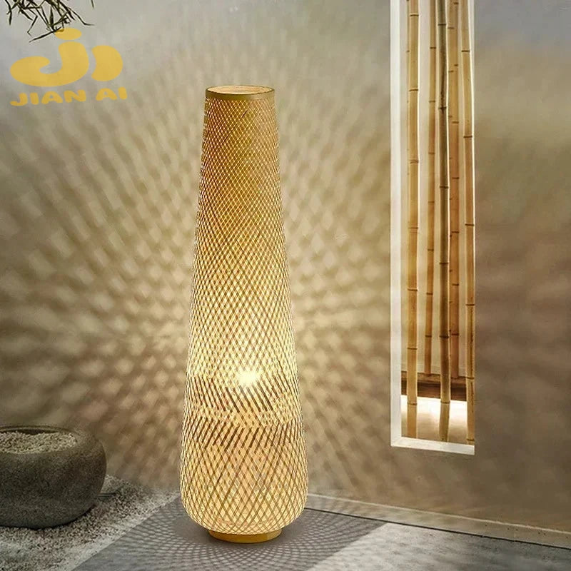 Japansk Wabi-Sabi gulvlampe — Håndvevd bambus, LED (stue/soverom/te-rom)