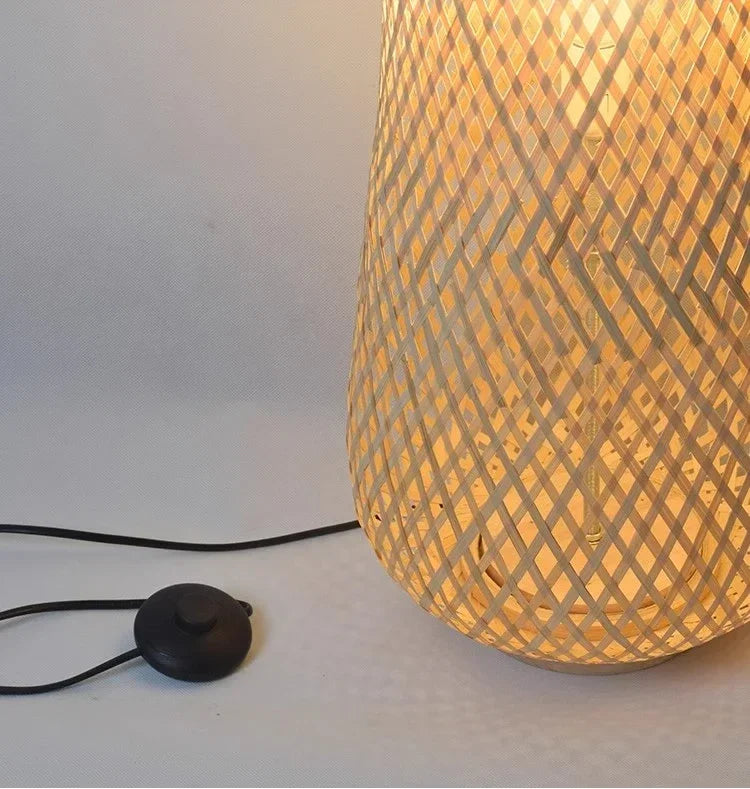 Japansk Wabi-Sabi gulvlampe — Håndvevd bambus, LED (stue/soverom/te-rom)