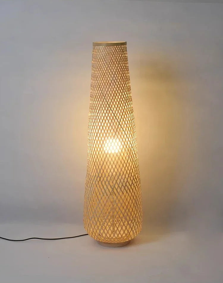 Japansk Wabi-Sabi gulvlampe — Håndvevd bambus, LED (stue/soverom/te-rom)